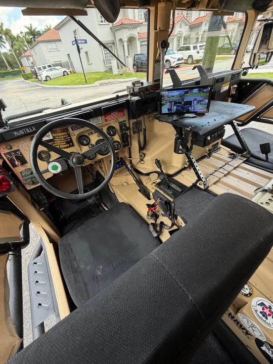 2011 Hummer HMMWV - Image 15 of 16