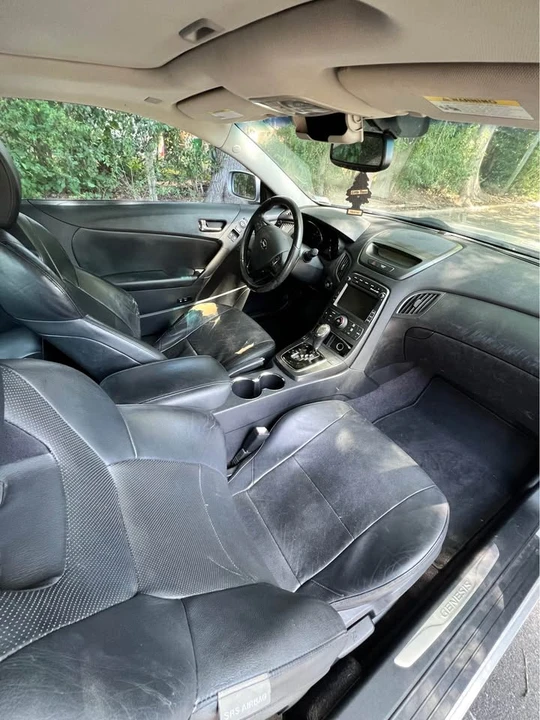 2011 Hyundai Genesis Coupe - Image 6 of 11