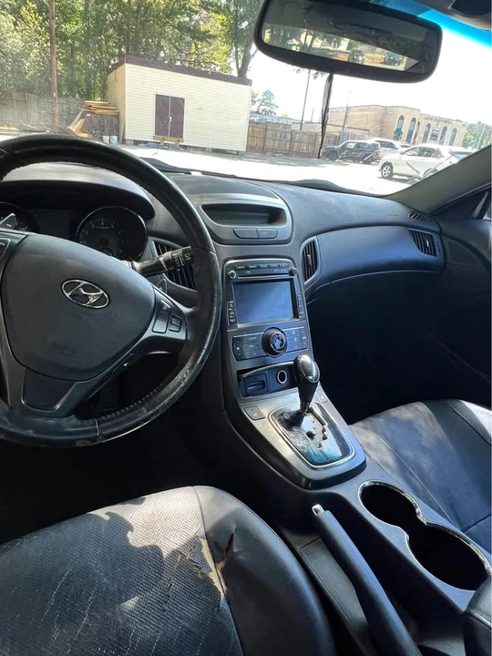 2011 Hyundai Genesis Coupe - Image 7 of 11