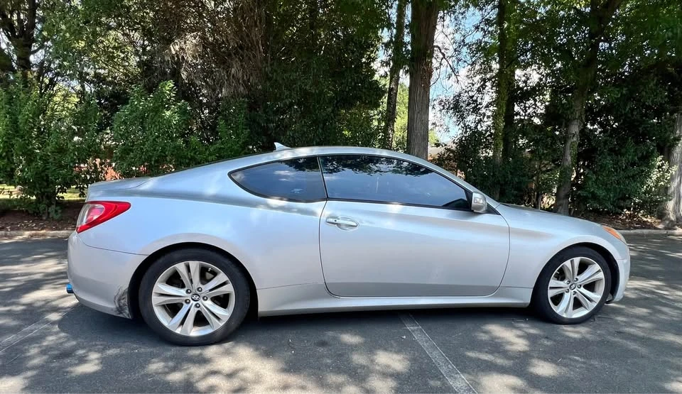 2011 Hyundai Genesis Coupe - Image 4 of 11