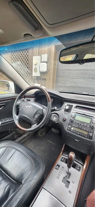 2011 Hyundai Azera - Image 8 of 9