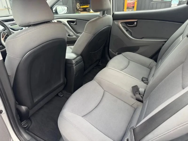 2011 Hyundai Elantra - Image 6 of 7