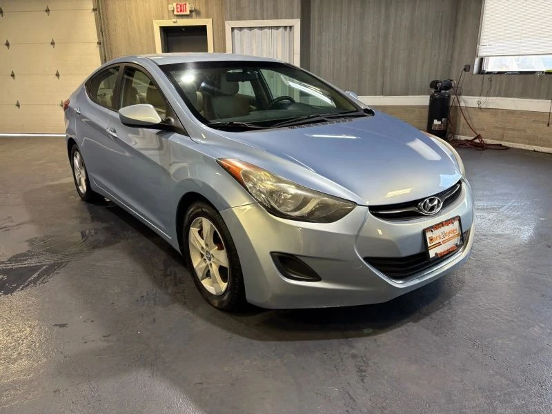 2011 Hyundai Elantra - Image 8 of 12