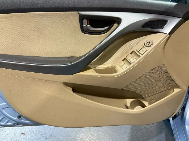 2011 Hyundai Elantra - Image 9 of 12