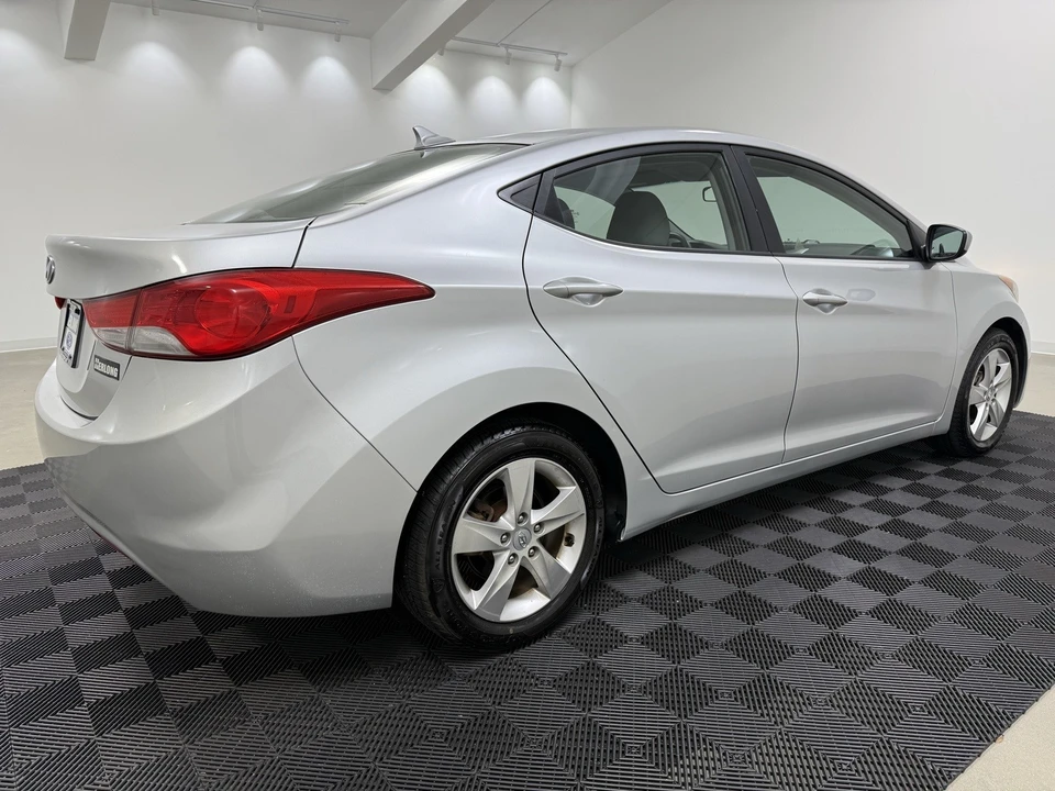 2011 Hyundai Elantra - Image 8 of 12