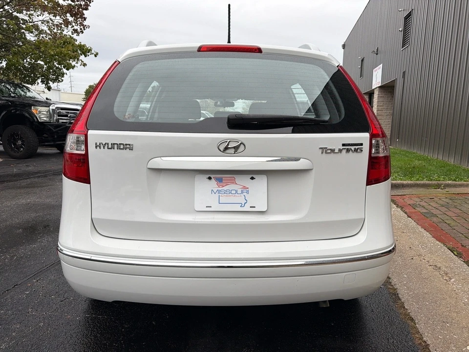 2011 Hyundai Elantra - Image 3 of 18