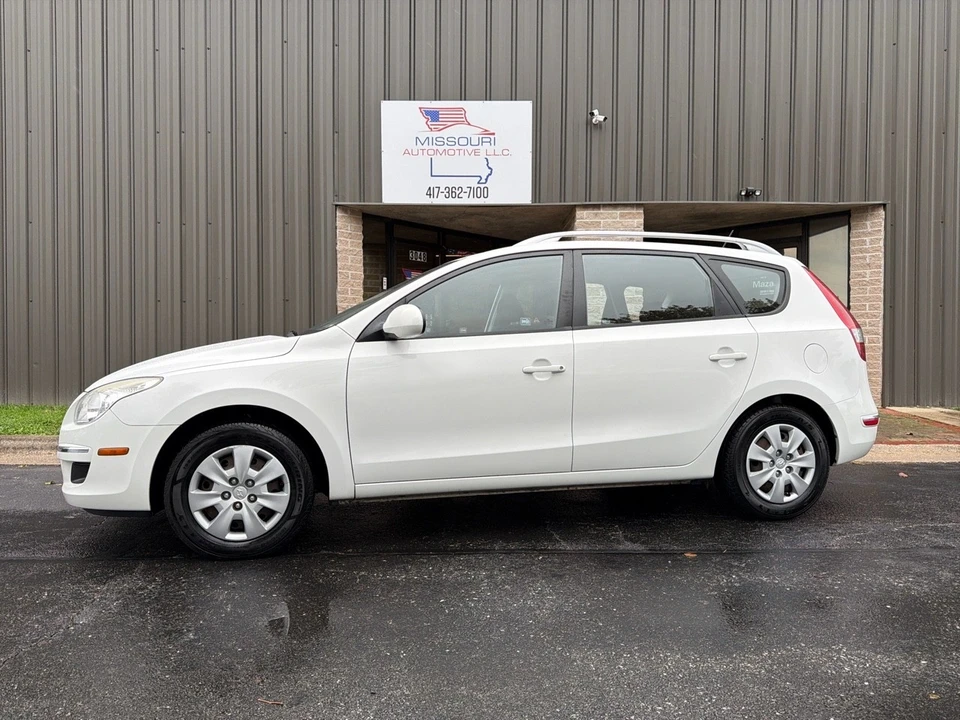 2011 Hyundai Elantra - Image 2 of 18