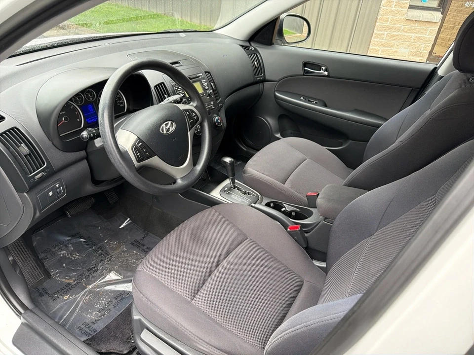 2011 Hyundai Elantra - Image 8 of 18