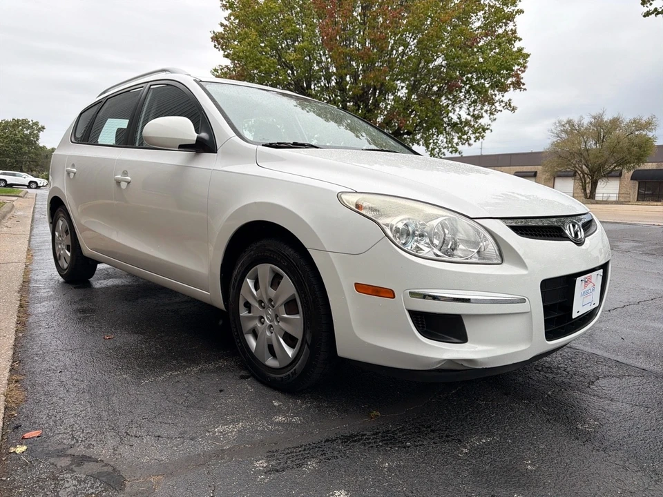 2011 Hyundai Elantra - Image 6 of 18