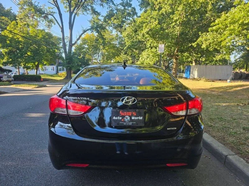 2011 Hyundai Elantra - Image 11 of 12