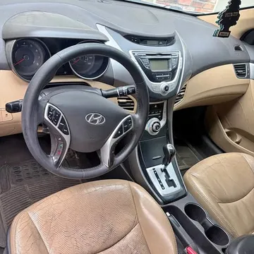 2011 Hyundai Elantra Limited Sedan 4D