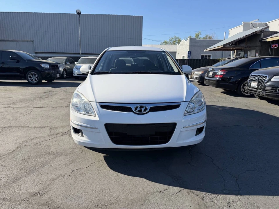 2011 Hyundai Elantra - Image 2 of 17