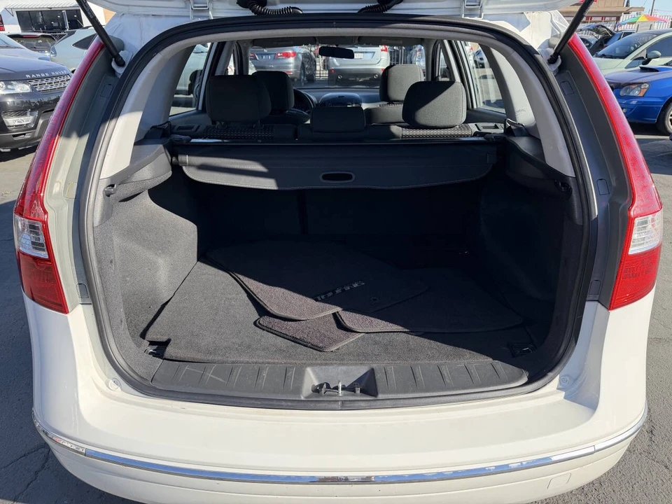 2011 Hyundai Elantra - Image 14 of 17