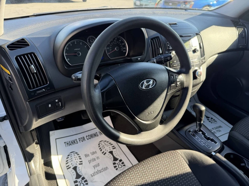 2011 Hyundai Elantra - Image 8 of 17