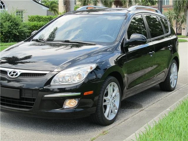 2011 Hyundai Elantra - Image 10 of 12