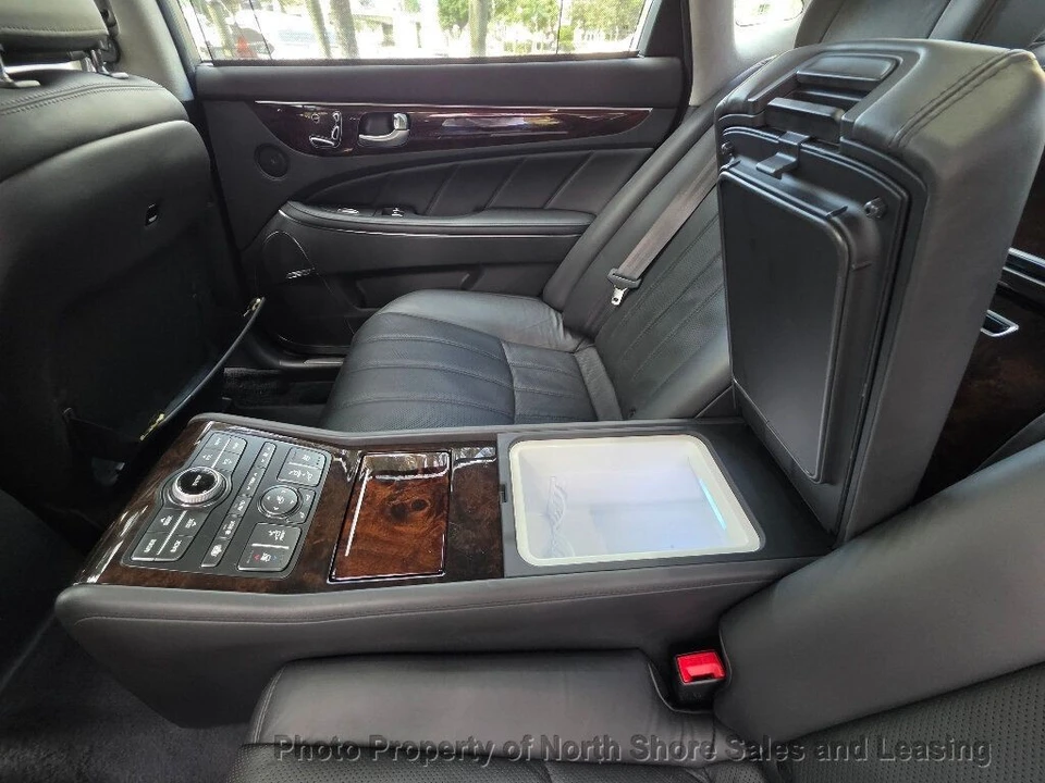 2011 Hyundai Equus - Image 9 of 12
