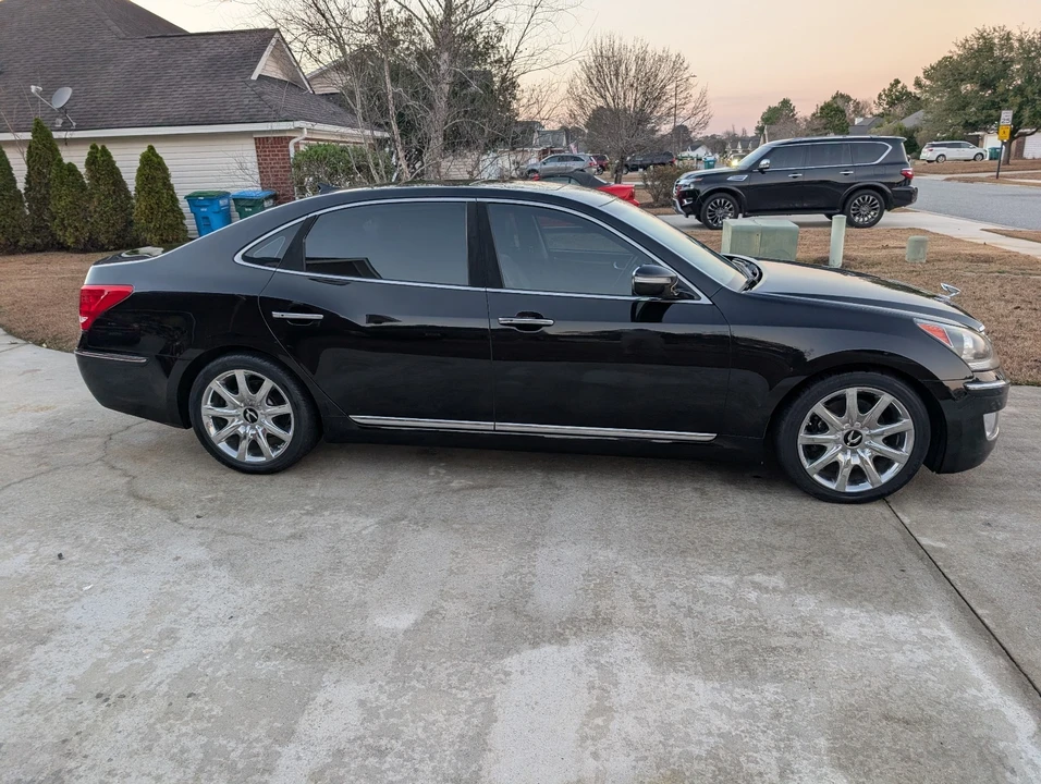 2011 Hyundai Equus - Image 2 of 10