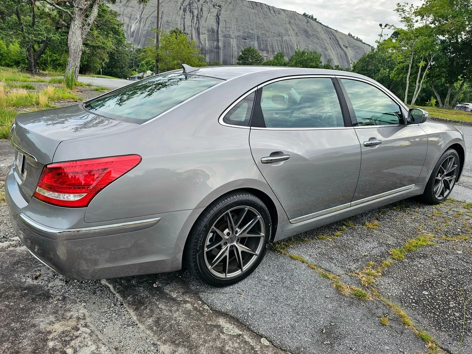 2011 Hyundai Equus - Image 18 of 31
