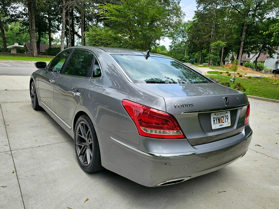 2011 Hyundai Equus - Image 12 of 31