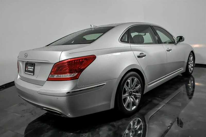 2011 Hyundai Equus - Image 10 of 21