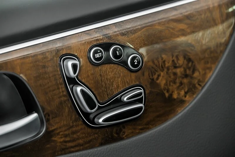 2011 Hyundai Equus - Image 16 of 21