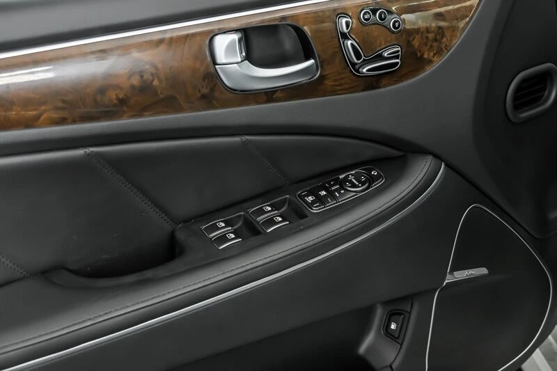 2011 Hyundai Equus - Image 15 of 21