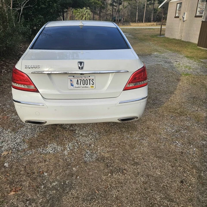 2011 Hyundai Equus - Image 3 of 4