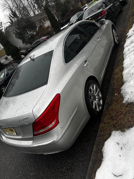 2011 Hyundai Equus - Image 2 of 9