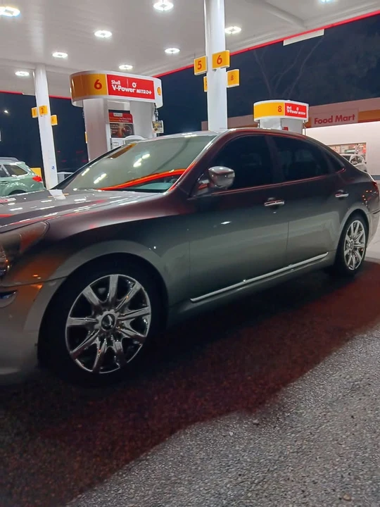 2011 Hyundai Equus - Image 12 of 13