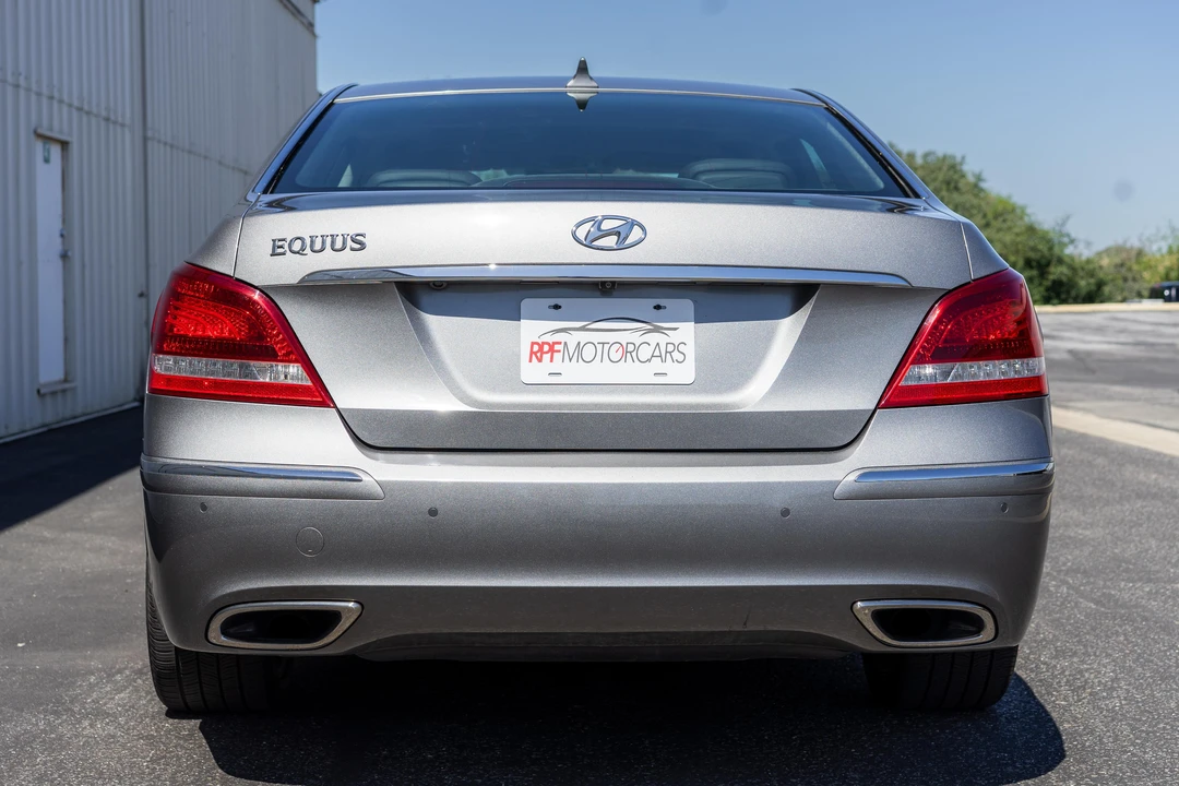 2011 Hyundai Equus - Image 10 of 31