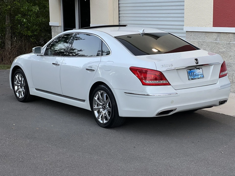 2011 Hyundai Equus - Image 16 of 31