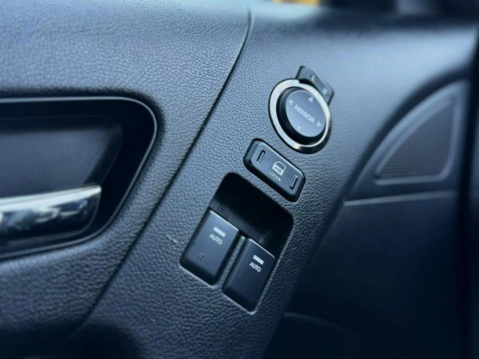 2011 Hyundai Genesis Coupe - Image 9 of 20