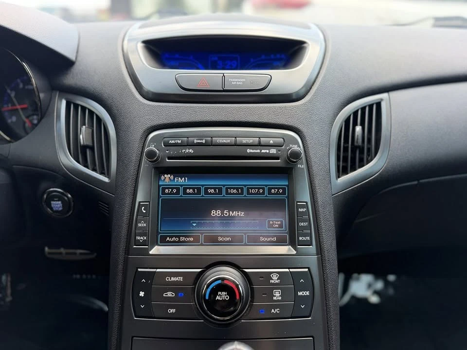 2011 Hyundai Genesis Coupe - Image 16 of 20