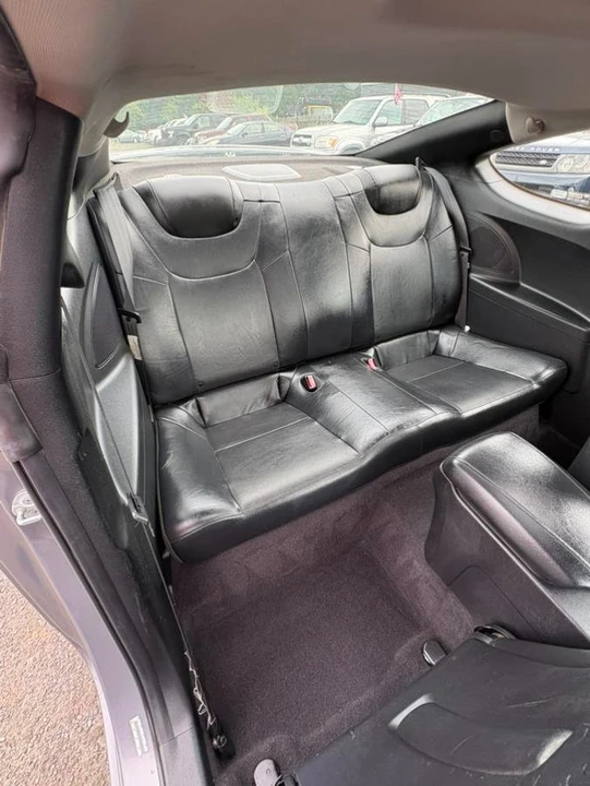 2011 Hyundai Genesis Coupe - Image 16 of 17