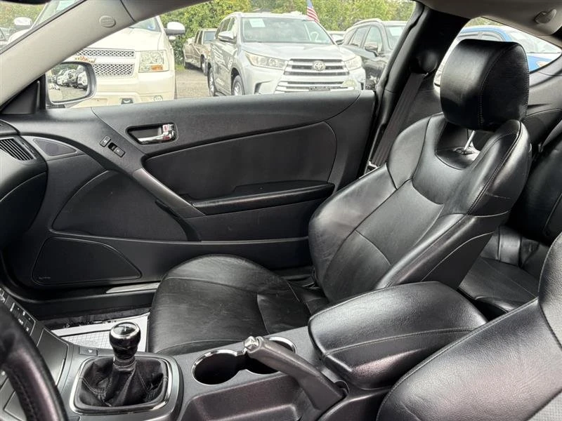 2011 Hyundai Genesis Coupe - Image 8 of 17