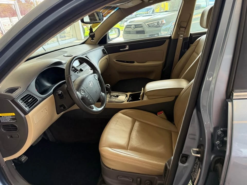 2011 Hyundai Genesis - Image 5 of 6