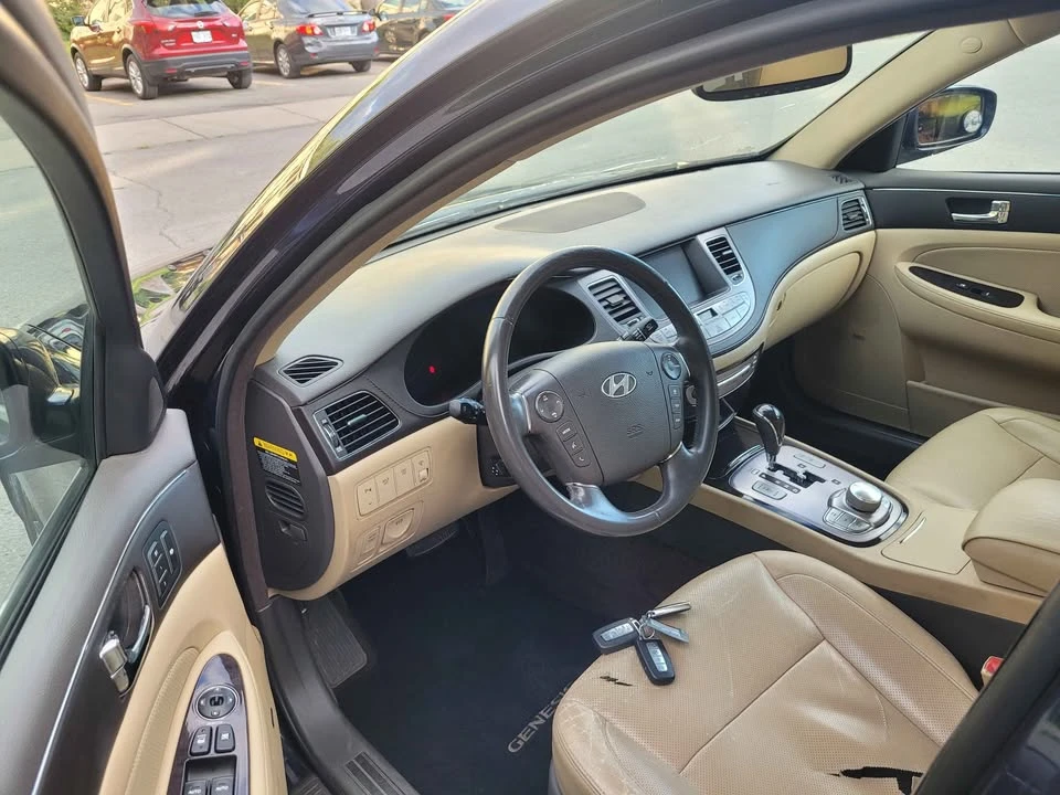 2011 Hyundai Genesis - Image 6 of 9