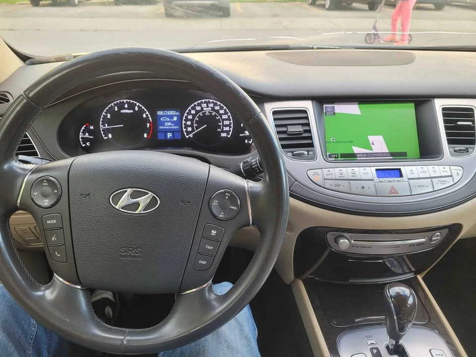 2011 Hyundai Genesis - Image 7 of 9