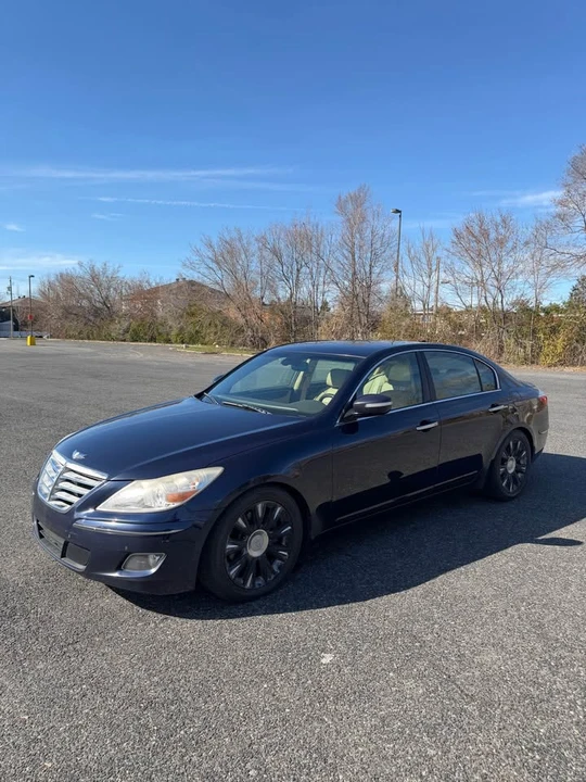 2011 Hyundai Genesis - Image 5 of 18