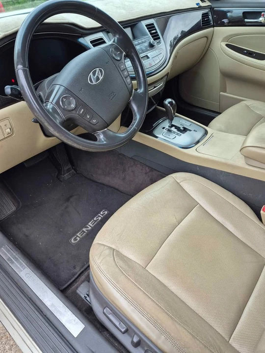 2011 Hyundai Genesis - Image 7 of 7