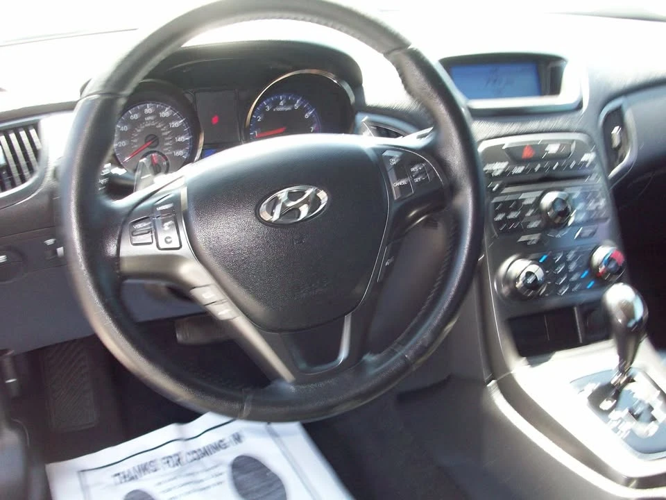 2011 Hyundai Genesis - Image 19 of 20