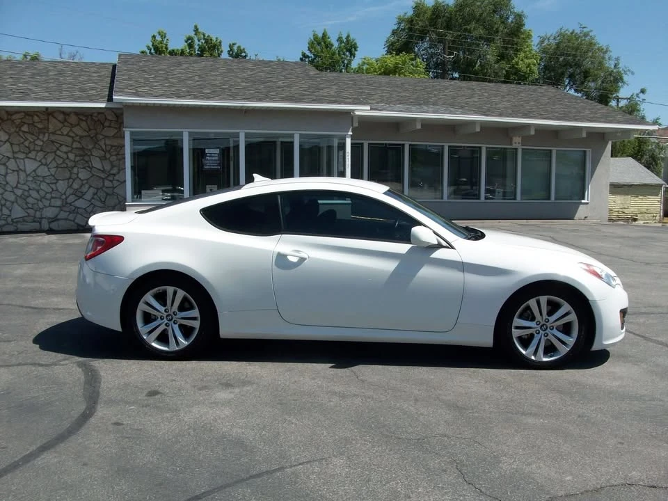 2011 Hyundai Genesis - Image 5 of 20
