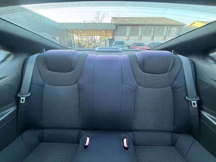 2011 Hyundai Genesis - Image 14 of 17