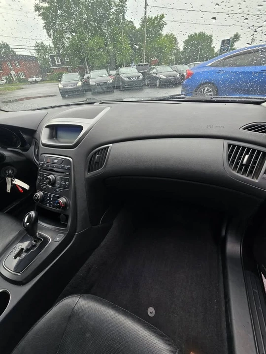 2011 Hyundai Genesis - Image 6 of 9