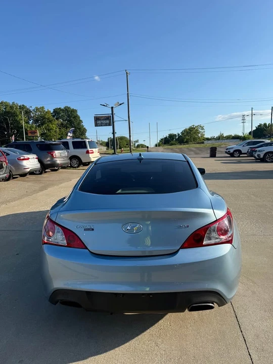 2011 Hyundai Genesis Coupe - Image 6 of 8