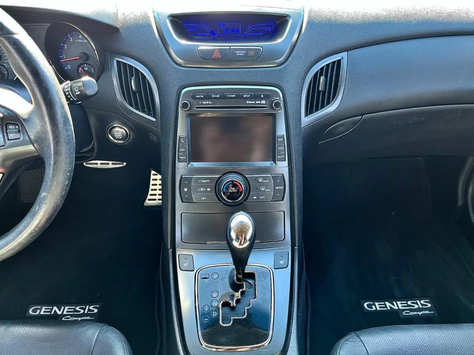 2011 Hyundai Genesis - Image 13 of 28
