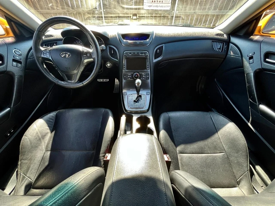 2011 Hyundai Genesis - Image 10 of 28