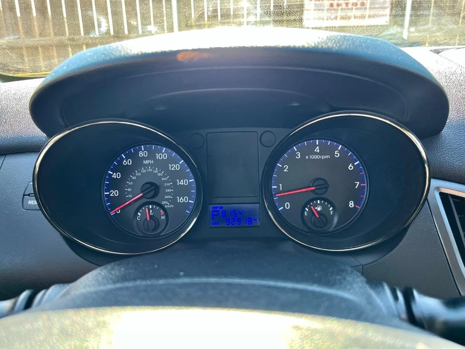 2011 Hyundai Genesis - Image 14 of 28