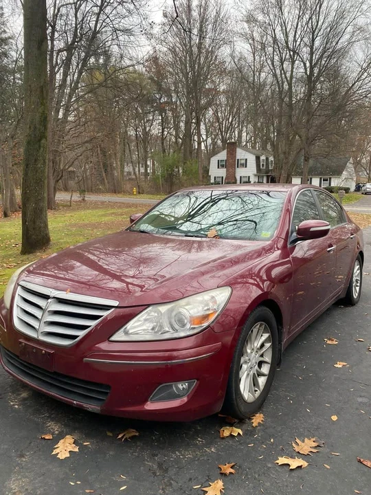 2011 Hyundai Genesis - Image 2 of 4