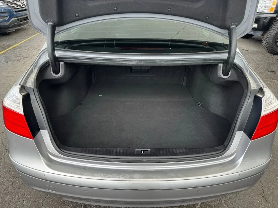 2011 Hyundai Genesis - Image 19 of 20